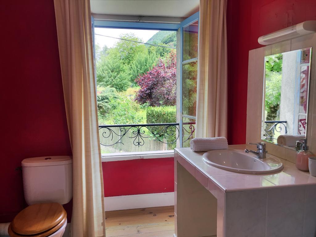 Papilio Bed & Breakfast Montauban-de-Luchon Bagian luar foto