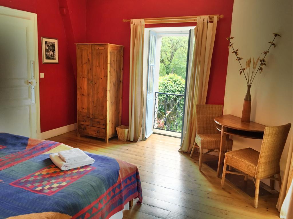 Papilio Bed & Breakfast Montauban-de-Luchon Bagian luar foto